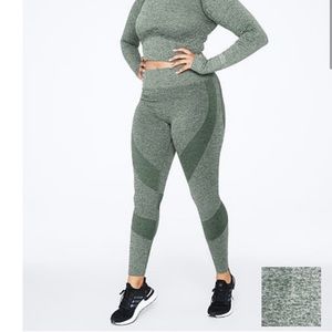 NWT! PINK SEAMLESS HIGH WAIST FULL LENGTH WORKOUT TIGHT